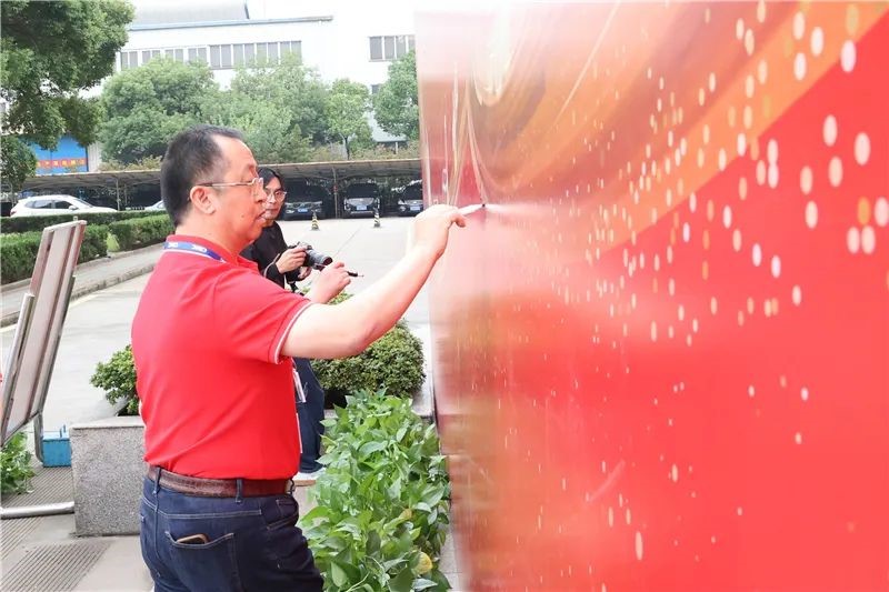 201f305872ef88bfd8e7da21360cbf66