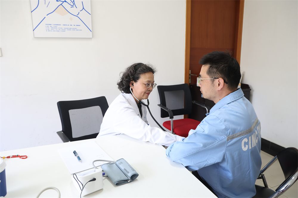 c694b50ef602e90dacfa38e3c402f370